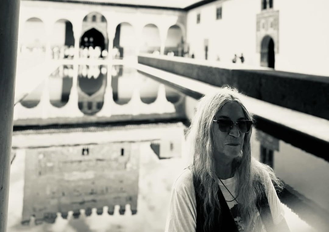 Πάτι Σμιθ χωρίς φίλτρα: Το πένθος δεν είναι το τέλος της αγάπης – είναι η απόδειξή της