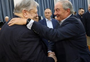 Καραμανλής και Βενιζέλος μιλούν για την «κρίση της Δημοκρατίας σήμερα» – Φουντώνει ο πονοκέφαλος του Μαξίμου