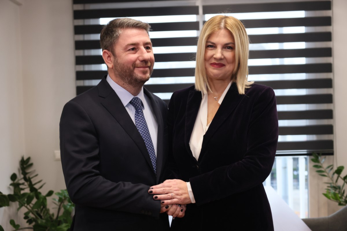 Φωτιά άναψε μεταξύ ΠΑΣΟΚ – ΝΔ η Ράνια Θρασκιά με δήλωση για διάλογο με Τσίπρα –  Ατζέντα «Τσιπρολογία» έχει το Μαξίμου, λέει η Χ. Τρικούπη