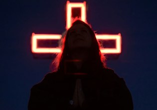 Πνευματικό κάλεσμα μέσω chatbot – Όταν οι εκκλησίες αξιοποιούν την τεχνητή νοημοσύνη για να σώσουν ψυχές