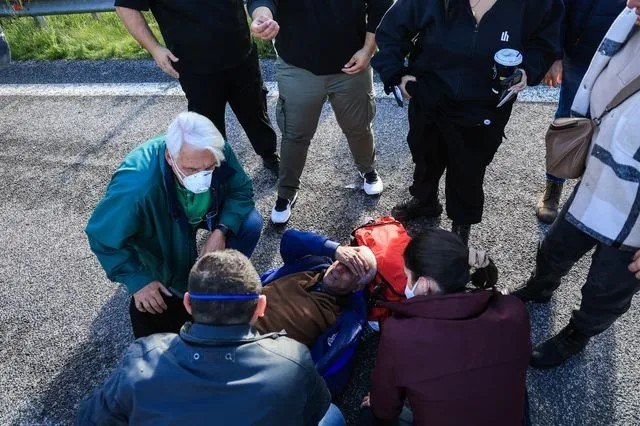 Θεσσαλία: Στο νοσοκομείο αγρότης μετά τα επεισόδια με τα ΜΑΤ στο μπλόκο της Νίκαιας