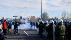 Αστυνομική βία και χημικά σε απεγνωσμένους αγρότες από το καθεστώς Μητσοτάκη των «Φραπέδων» και των «Χασάπηδων»