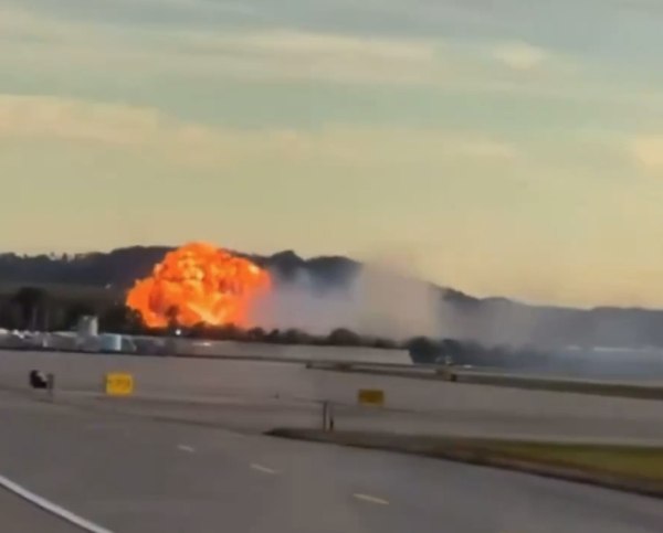 Συντριβή αεροπλάνου της UPS: Αποκολλήθηκε κινητήρας πριν την απογείωση – Στους 11 οι νεκροί