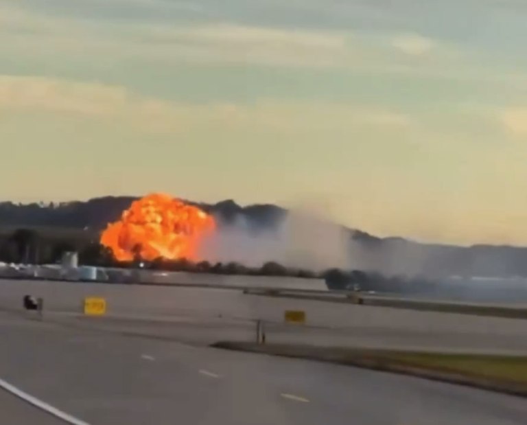 Συντριβή αεροπλάνου της UPS: Αποκολλήθηκε κινητήρας πριν την απογείωση – Στους 11 οι νεκροί