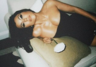 Κόρτνεϊ Καρντάσιαν πριν τη δόξα: Οι ανέκδοτες φωτογραφίες του 1999 που «τρέλαναν» το Instagram