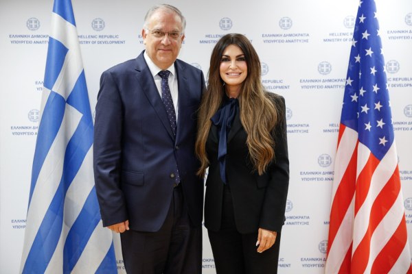 Θεοδωρικάκος – Γκιλφόιλ: Ενίσχυση της σχέσης Ελλάδας – ΗΠΑ σε επενδύσεις, ναυπηγική βιομηχανία, εμπόριο