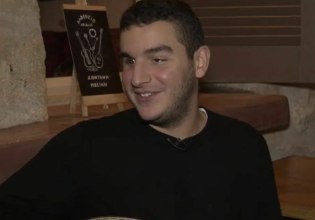 Μαθήματα ζωής από τον 21χρονο τυφλό καραγκιοζοπαίχτη Ανδρέα Τυμπακιανάκη