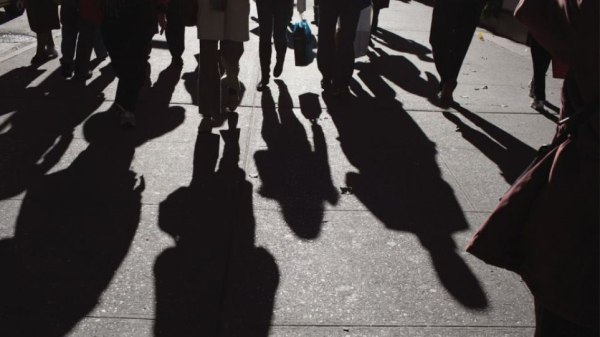 Έρευνα της Metron Analysis για το ΕΕΑ: Απαισιόδοξη η νέα γενιά το μέλλον