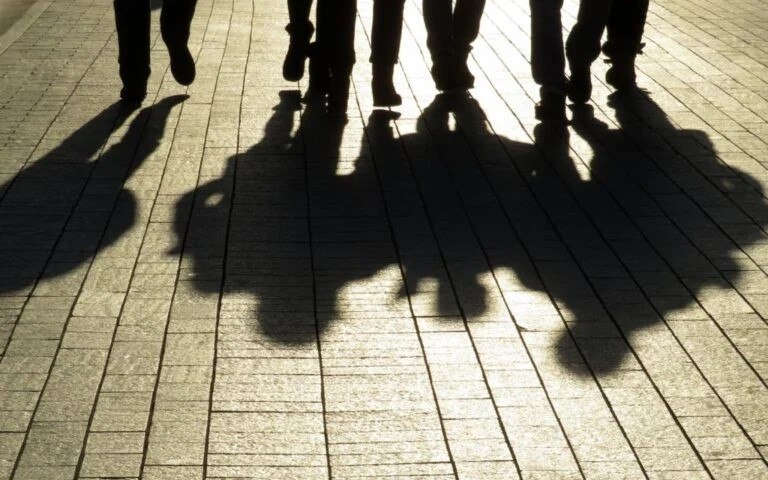 Πάτρα: Άγρια επίθεση 15 ατόμων σε δύο 16χρονους – Τους τραυμάτισαν με κλειδιά