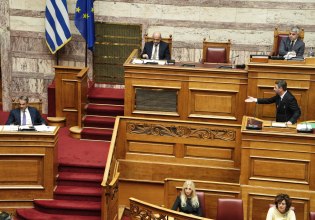 Ο Ανδρουλάκης περιμένει τον Μητσοτάκη στη… γωνία για την ακρίβεια και το ιδιωτικό χρέος – Σήμερα η σύγκρουση στη Βουλή