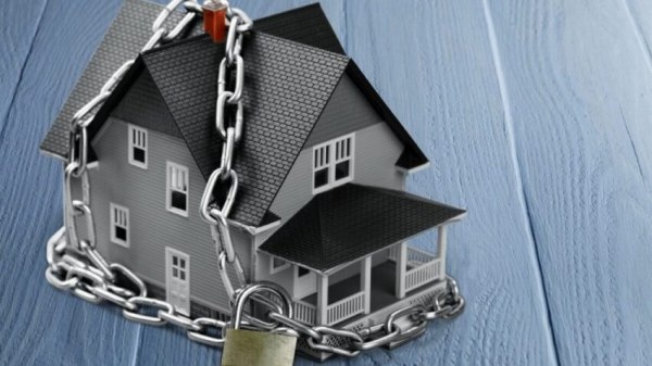 Gen Z: «Κλειδώνεται» εκτός ιδιοκτησίας κατοικίας και στρέφεται σε επικίνδυνες οικονομικές συμπεριφορές