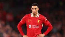 Άγνωστοι βανδάλισαν το γκράφιτι του Αλεξάντερ-Άρνολντ στο Λίβερπουλ (pic)