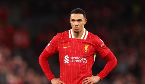 Άγνωστοι βανδάλισαν το γκράφιτι του Αλεξάντερ-Άρνολντ στο Λίβερπουλ (pic)