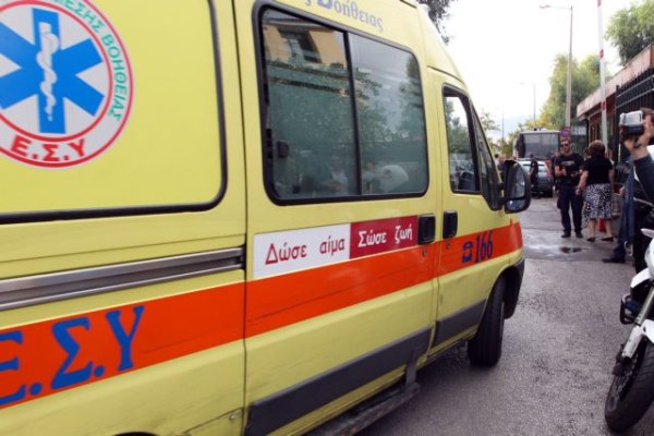 Έγκυος γέννησε σε ασθενοφόρο στις Σέρρες – Κράτησαν στη ζωή το βρέφος ο γιατρός και το πλήρωμα του ΕΚΑΒ