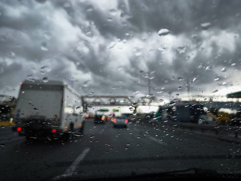 Καιρός: Ισχυρές καταιγίδες τις επόμενες ώρες - Οι επικίνδυνες περιοχές