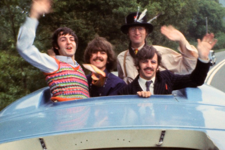 «Κάπως φτηνό» – Οι Beatles πιο κρυστάλλινοι, ανθρώπινοι και γκρινιάρηδες από ποτέ 