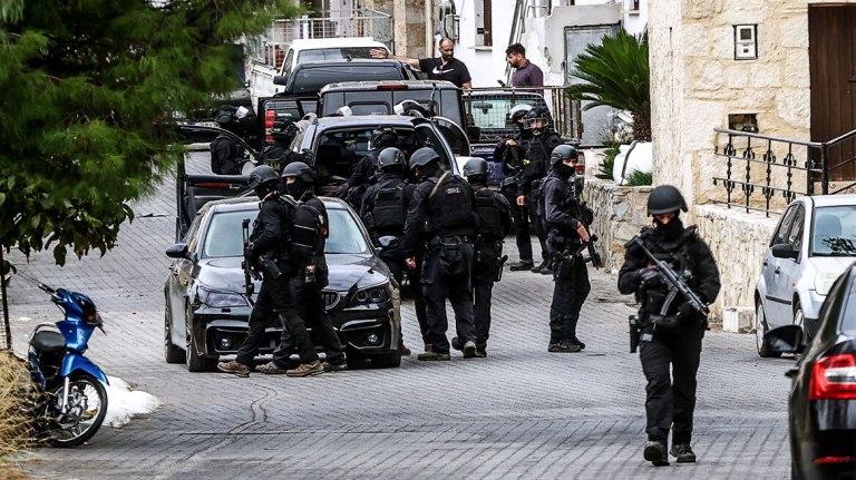 Βορίζια: «Ήταν πολλές οι σφαίρες που παίχτηκαν, με τράβηξαν οι αστυνομικοί» – Συγκλονίζει αυτόπτης μάρτυρας