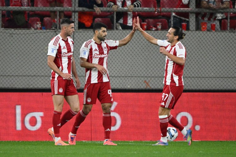 Μειώνει ο Ολυμπιακός με άπιαστη κεφαλιά του Ταρέμι (2-3 vids)