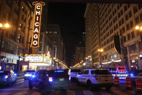Πυροβολισμοί στο Σικάγο κατά τη διάρκεια Χριστουγεννιάτικης γιορτής – Νεκρός 14χρονος και 8 τραυματίες [βίντεο]
