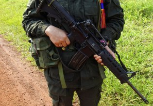 Κολομβία: 19 αντάρτες νεκροί σε αεροπορικούς βομβαρδισμούς του στρατού