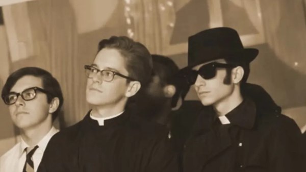 Ιστορίες του Πάπα Λέοντα – Ο θαυμαστής των Blues Brothers «σε αποστολή από τον Θεό»