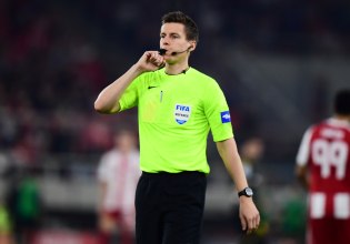 Η απίθανη δικαιολογία του Ζίμπερτ για το πέναλτι που δεν έδωσε στον Ταρέμι