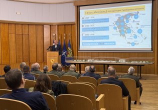 Το στεγαστικό πρόγραμμα Ενόπλων Δυνάμεων και το εναλλακτικό μοντέλο διακυβέρνησης Δένδια