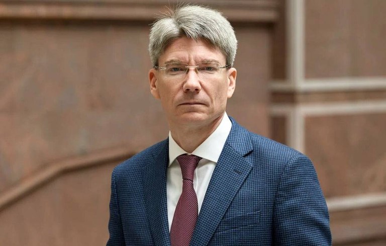 Ρωσία: ΝΑΤΟ και ΕΕ προετοιμάζονται για έναν μεγάλο πόλεμο, δηλώνει ρώσος διπλωμάτης