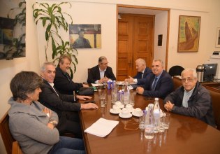 Στα κοινοβουλευτικά κόμματα η ΚΕΔΕ για τα οικονομικά των Δήμων