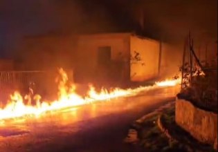 Διδυμότειχο: Μεγάλη φωτιά στο χωριό Κυανή – Πύρινο «ποτάμι» από διαρροή πετρελαίου σε αποθήκη