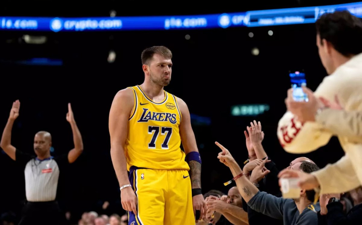 Ο Ντόντσιτς διαλύει τα ρεκόρ στο NBA και κυνηγάει τους «γίγαντες» του αμερικανικού μπάσκετ (pics, vids)