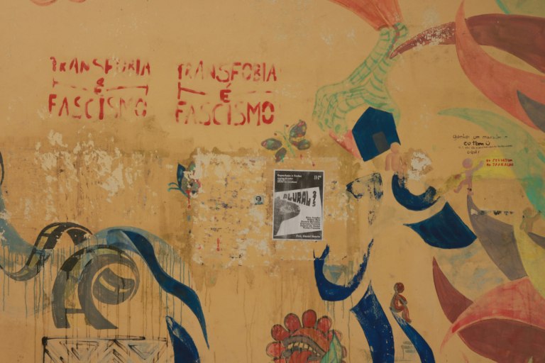 Η ακροδεξιά σφίγγει τη δημοκρατία σαν τανάλια – Ανάγκη, κοινό μέτωπο Κέντρου-Αριστεράς ενάντια στον αυταρχισμό