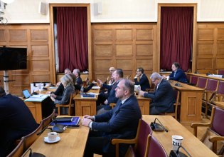 ΟΠΕΚΕΠΕ: Στο κατόπι του «Φραπέ» (Ξυλούρη) η Εξεταστική: Νέα κλήση, αρνείται η ΝΔ τη βίαιη προσαγωγή