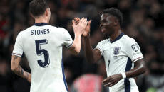 Η Αγγλία νίκησε τη Σερβία (2-0) και έστειλε στα μπαράζ την Αλβανία (1-0) – Στο Μουντιάλ η Γαλλία (4-0)