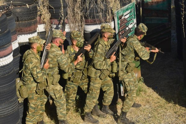 Ένοπλες Δυνάμεις: Αντιδρούν στα νέα μέτρα του υπουργείου οι στρατιωτικοί – Δεν ικανοποιούνται από τις αυξήσεις