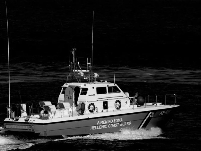 Συγκλονιστικό βίντεο λίγα λεπτά πριν ανατραπεί η λέμβος με τους μετανάστες ανοιχτά της Γαύδου – Τρεις νεκροί