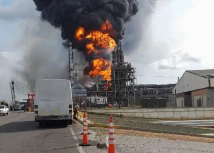 Τεράστια έκρηξη σε πετρελαϊκές εγκαταστάσεις στη Βενεζουέλα [Βίντεο]