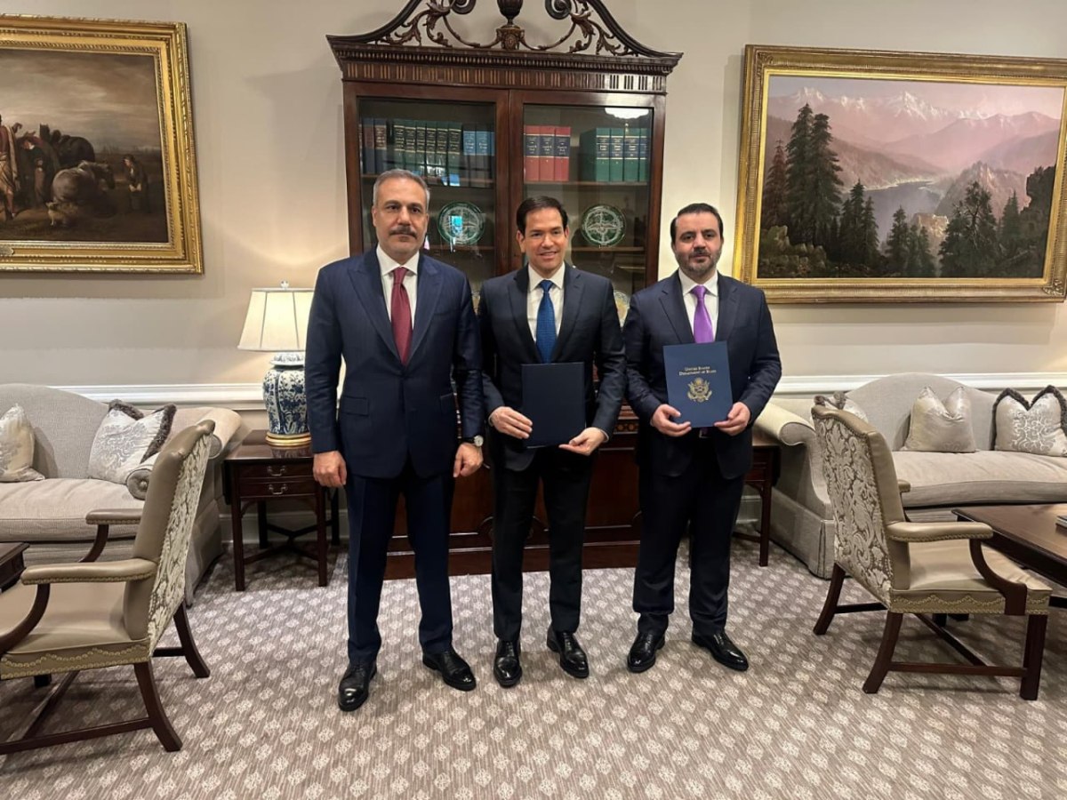 Τριμερής συνάντηση Τουρκίας, ΗΠΑ, Συρίας στον Λευκό Οίκο – Πήρε μέρος και ο αντιπρόεδρος Βανς