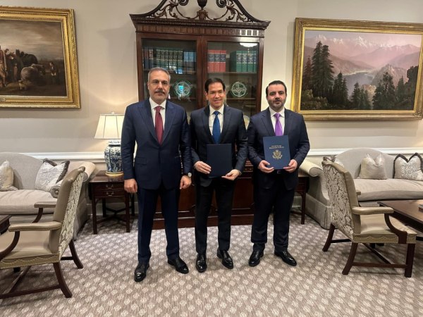 Τριμερής συνάντηση Τουρκίας, ΗΠΑ, Συρίας στον Λευκό Οίκο – Πήρε μέρος και ο αντιπρόεδρος Βανς