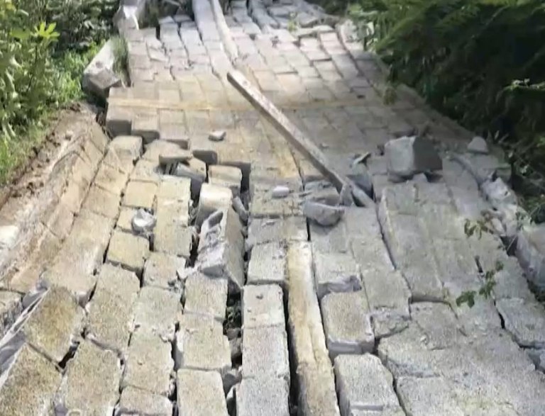 Φλώρινα: Αγωνία για τους κατοίκους στα Βαλτόνερα – Οι καθιζήσεις απειλούν με καταστροφή τα σπίτια