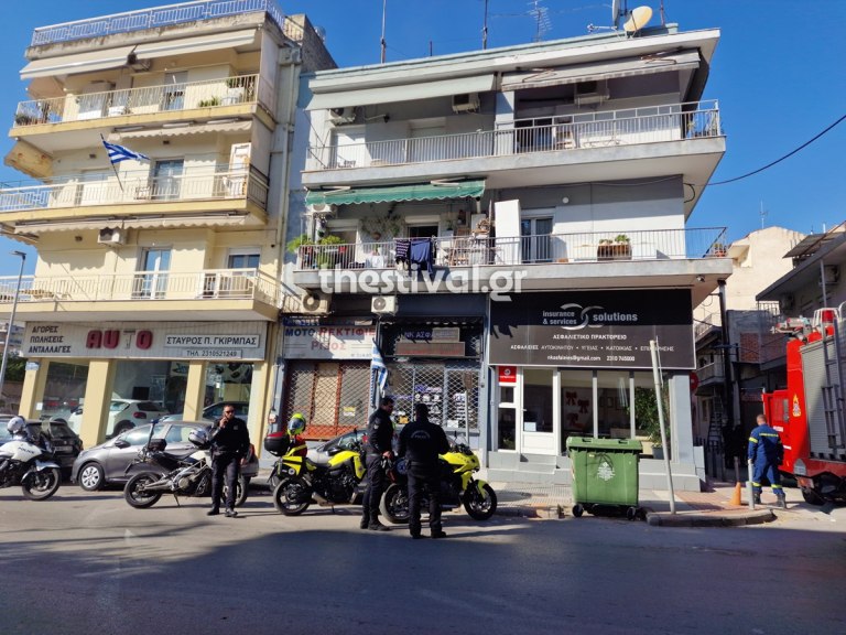 Φωτιά σε διαμέρισμα στη Θεσσαλονίκη – Στο νοσοκομείο δύο άτομα