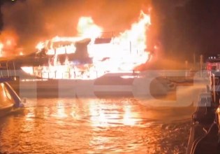 Βυθίστηκαν τρία σκάφη στη Μαρίνα Ζέας μετά από φωτιά