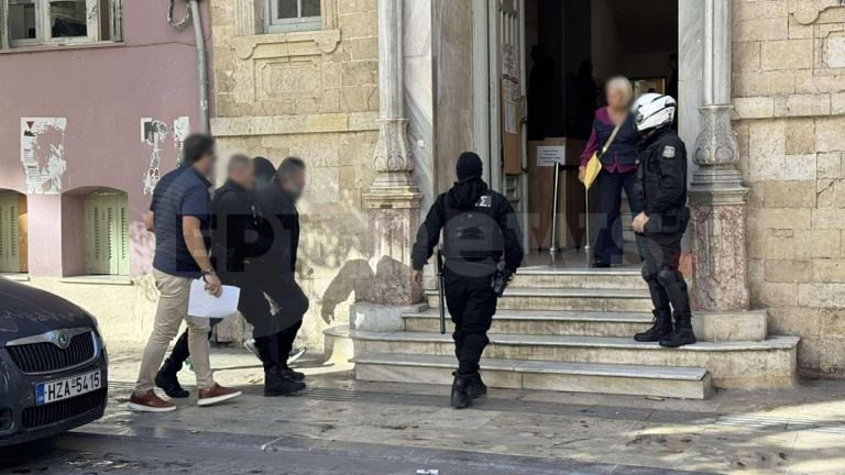 Βορίζια: Τι έλεγε ο 58χρονος με τη δολοφονία της αδερφής του – Κατηγορείται ότι έκρυψε όπλα μετά το μακελειό