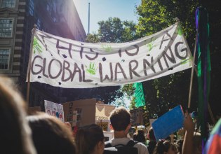 Κλιματική αλλαγή: Ανέτοιμες οι ευρωπαϊκές πόλεις – Υποδομές στα όριά τους, πόροι που δεν φτάνουν