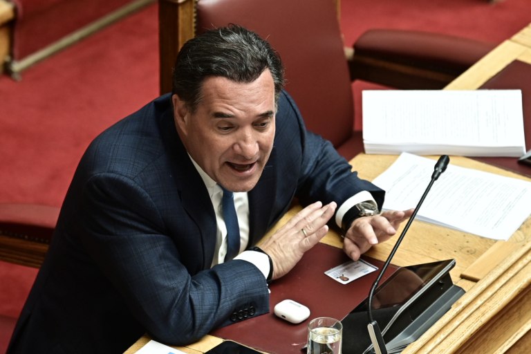 Αδ. Γεωργιάδης: Τέρμα δεξιά, υπέρ της οπλοκατοχής στο πρότυπο των ΗΠΑ – Αντιδράσεις από ΠΑΣΟΚ και ΣΥΡΙΖΑ