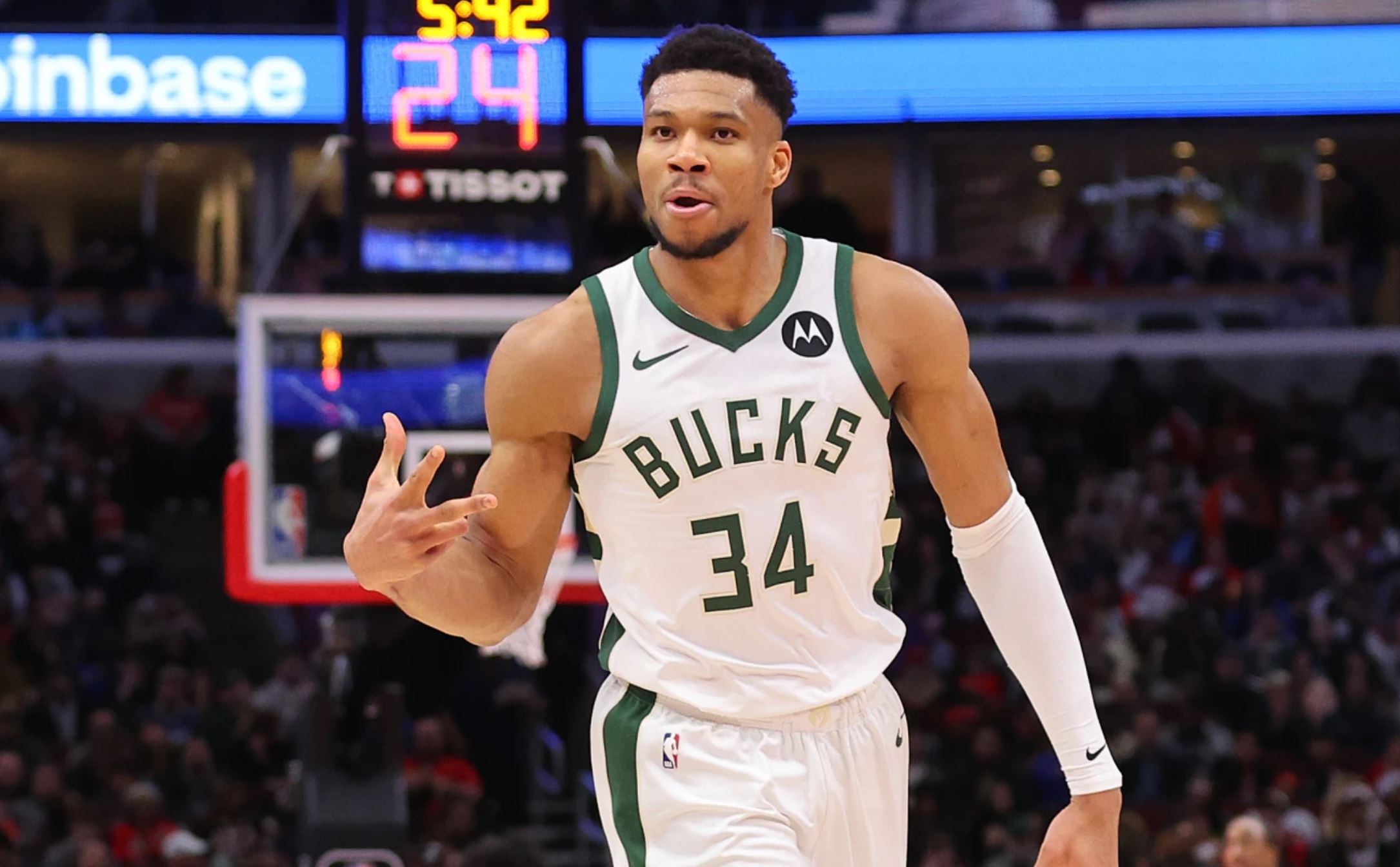 Αντετοκούνμπο: «Οι καλές ομάδες δεν χάνουν δύο ματς στη σειρά»