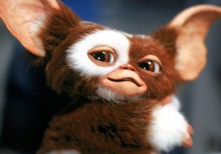 Η ταινία «Gremlins 3» έρχεται να θυμίσει ότι μόνο η τρυφερότητα κερδίζει στο τέλος