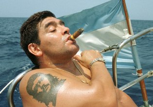 Το ταλέντο, τα κατορθώματα και οι δαίμονες του Ντιέγκο Μαραντόνα έρχονται στη μικρή οθόνη – «Μια νέα γενιά θα γνωρίσει τη ζωή του»