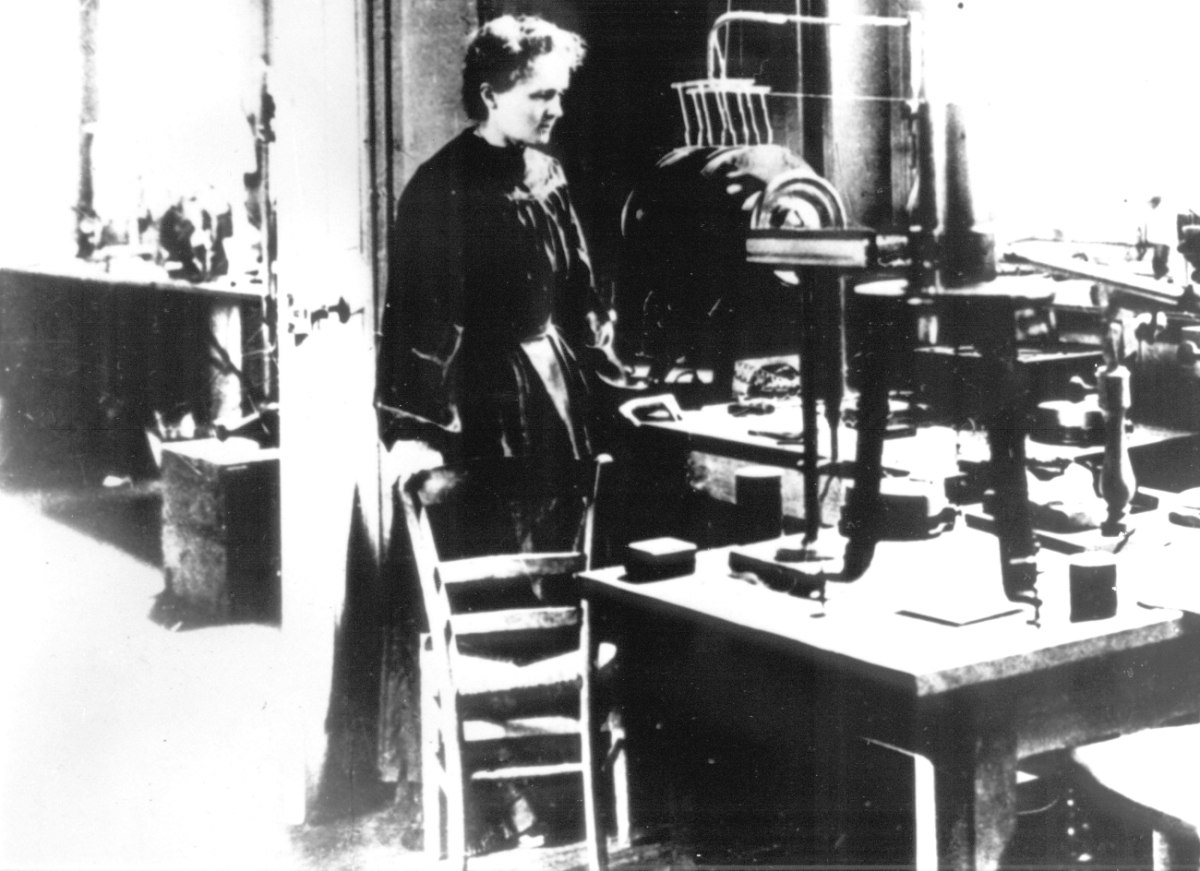 Mαρί Κιουρί:  Η πορεία, το έργο της και η προσφορά της στην επιστήμη