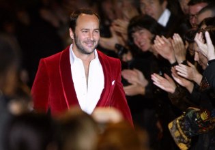 Ζω μόνο για τον γιο μας: Ο Τομ Φορντ μίλησε για πρώτη φορά για την απώλεια του συζύγου του το 2021